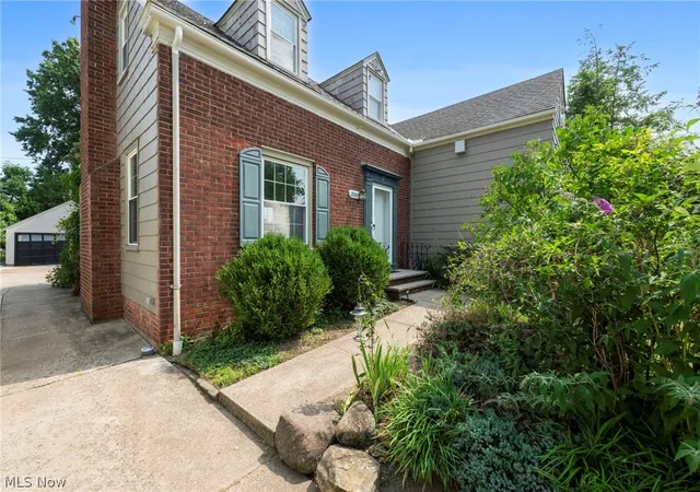 Homes for sale in Willowick, OH | 28707 Gilchrist Dr, Willowick, OH 44095 | MLS# 5223167