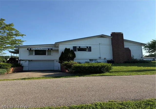 Photo 4 of Single family home for sale at 211 Green St, Woodsfield, OH 43793 | MLS# 5227190 | Listing updated on 2026-09-01
