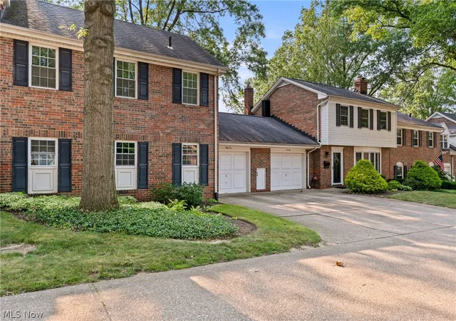 2nd image of 66 Yardley Ln, Akron, OH 44313 | MLS# 5227820