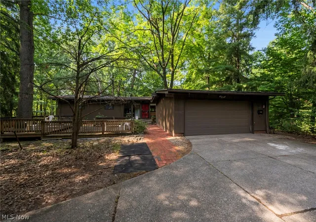 Photo 1 of Sale Pending at 3554 Atherstone Rd, Cleveland, OH 44121 | MLS# 5227816 | Listing updated on 2026-07-22
