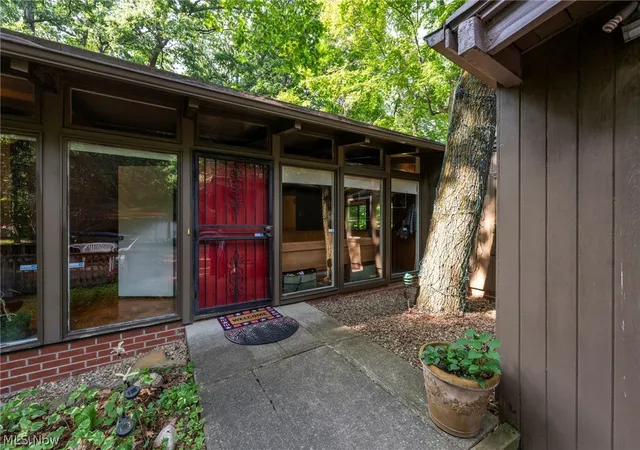 Photo 2 of Sale Pending at 3554 Atherstone Rd, Cleveland, OH 44121 | MLS# 5227816 | Listing updated on 2026-07-22
