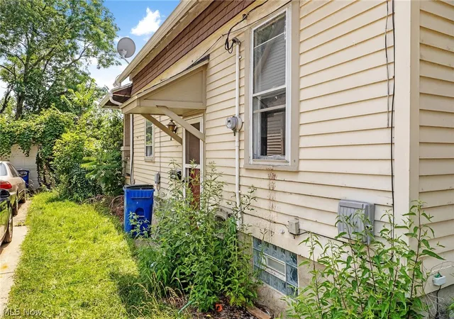 Homes for sale in Cleveland, OH | 4357 Torwood Ct, Cleveland, OH 44109 | MLS# 5228257