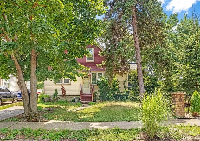 Homes for sale in Cleveland, OH | 4357 Torwood Ct, Cleveland, OH 44109 | MLS# 5228257