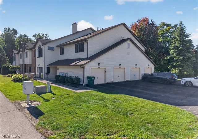 Photo 3 of Condo for sale at 7232 Channing Ln, Concord Township, OH 44060 | MLS# 5228461 | Listing updated on 2026-10-06