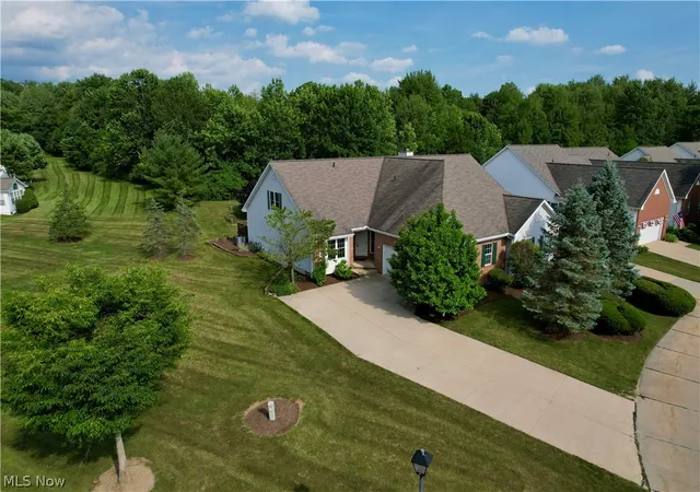 Homes for sale in Aurora, OH | 551 Daleview Dr, Aurora, OH 44202 | MLS# 5226297