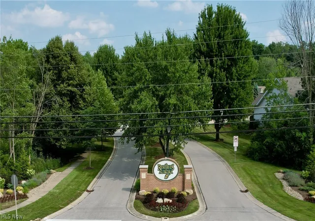 Homes for sale in Aurora, OH | 551 Daleview Dr, Aurora, OH 44202 | MLS# 5226297