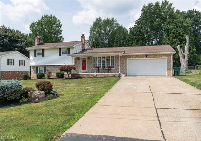 Photo 1 of Sale Pending at 4935 Quincy St Nw, Canton, OH 44708 | MLS# 5227796 | Listing updated on 2026-09-16