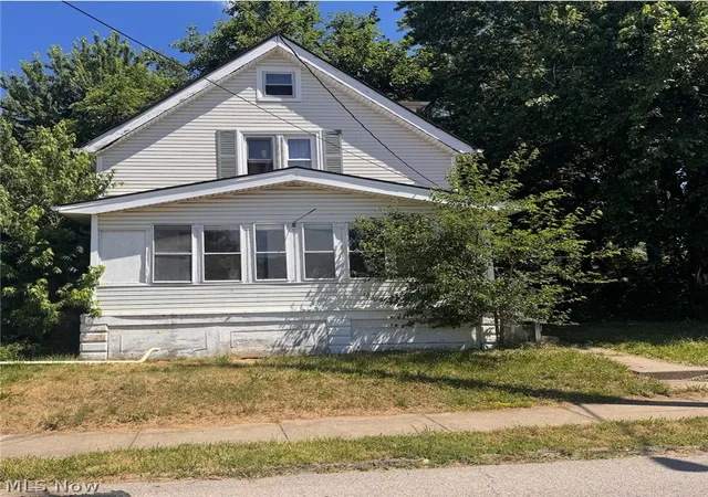 Homes for sale in Cleveland, OH | 7415 Canton Ave, Cleveland, OH 44105 | MLS# 5228223