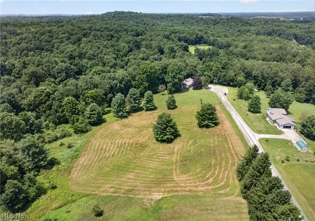 4th image of 228 Pineview Ln, Carrollton, OH 44615 | MLS# 5228260