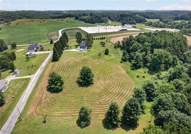 5th image of 228 Pineview Ln, Carrollton, OH 44615 | MLS# 5228260