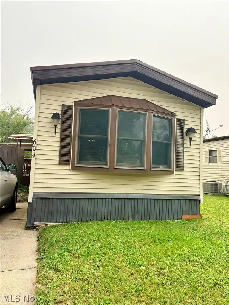 Single family home for sale at 604 Sugar Pines Dr, Warren, OH 44481 | MLS# 5228256
