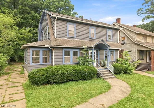 Photo 2 of Single family home for sale at 3016 Hudson Ave, Youngstown, OH 44511 | MLS# 5228481 | Listing updated on 2026-07-20