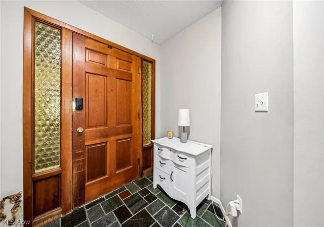 5th image of 2 Meadowlawn Dr, Mentor, OH 44060