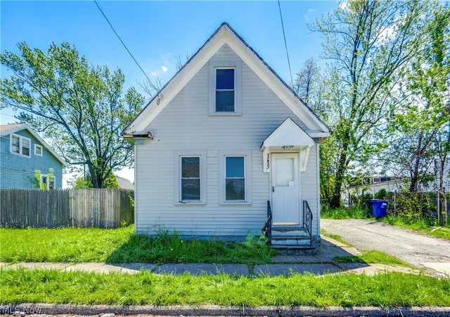 Homes for sale in Cleveland, OH | 12937 Erwin Ave, Cleveland, OH 44135 | MLS# 5228393