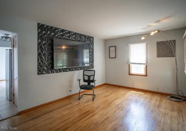 4th image of 1853 Evergreen Ave, Akron, OH 44301 | MLS# 5228532