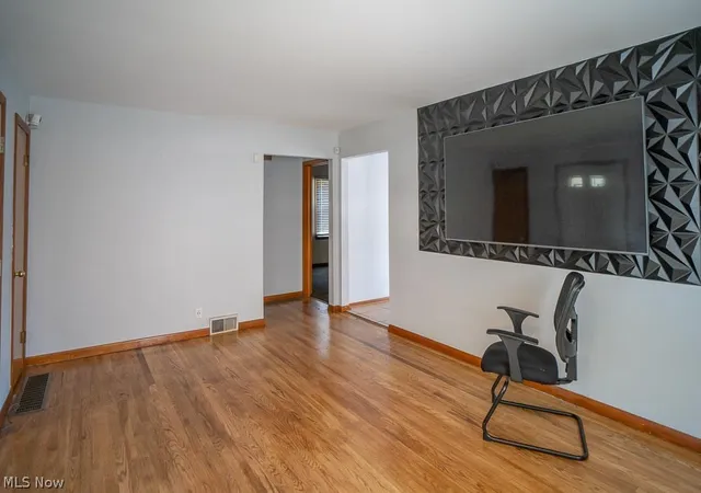 5th image of 1853 Evergreen Ave, Akron, OH 44301 | MLS# 5228532