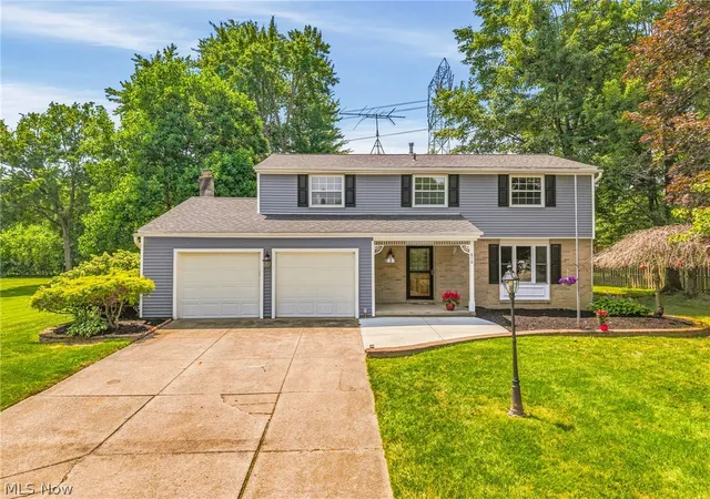 Homes for sale in Macedonia, OH | 850 Berkshire Dr, Macedonia, OH 44056 | MLS# 5228514