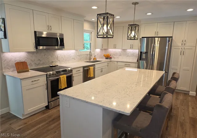3rd image of 7631 White Pine Ct, Mentor, OH 44060 | MLS# 5228372