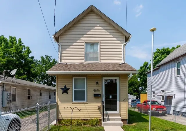 1st image of 71 Elm St, Struthers, OH 44471 | MLS# 5228548