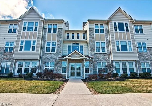 Homes for sale in Lorain, OH | 3656 Morningside Wy #103, Lorain, OH 44053 | MLS# 5227418