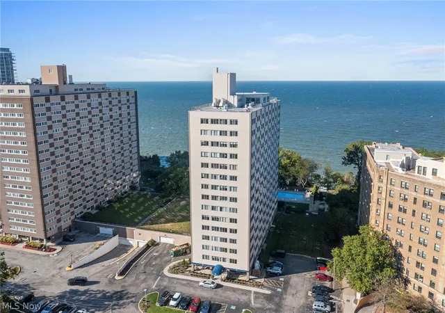 Photo 2 of Condo for sale at 12520 Edgewater Dr #1501, Lakewood, OH 44107 | MLS# 5227984 | Listing updated on 2026-07-17