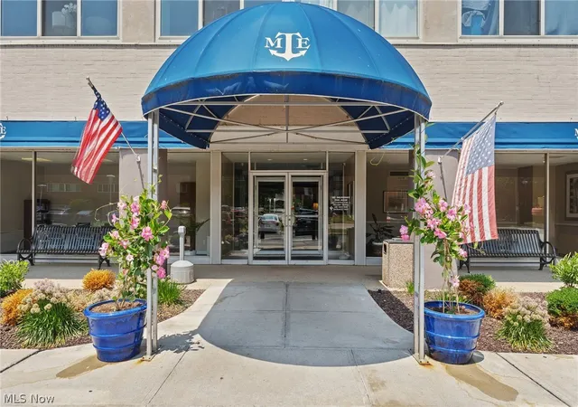 Photo 3 of Condo for sale at 12520 Edgewater Dr #1501, Lakewood, OH 44107 | MLS# 5227984 | Listing updated on 2026-07-17