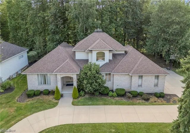 Photo 1 of Single family home for sale at 416 Castle Pines Dr, Akron, OH 44333 | MLS# 5228524 | Listing updated on 2026-08-21