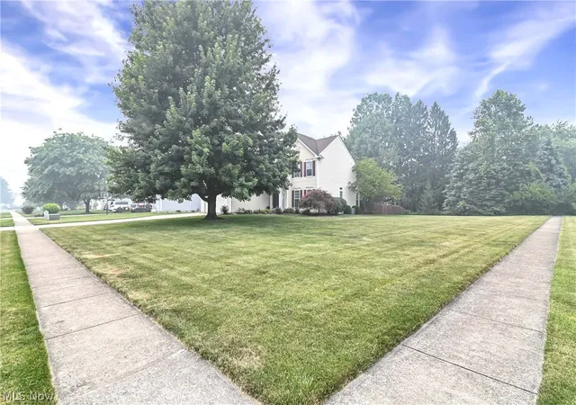 Photo 4 of Sale Pending at 34900 Clear Crk Dr, North Ridgeville, OH 44039 | MLS# 5228570 | Listing updated on 2026-08-06