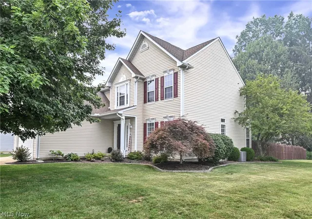 Photo 5 of Sale Pending at 34900 Clear Crk Dr, North Ridgeville, OH 44039 | MLS# 5228570 | Listing updated on 2026-08-06