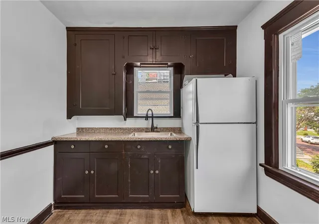 Listing Photo 5 - Condo for sale in building located at 4270 Vly Rd, Cleveland, OH 44109