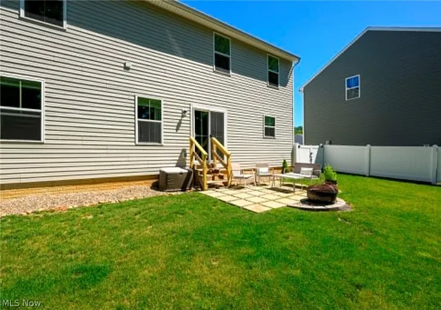 Photo 3 of Single family home for sale at 1422 Wood Fern Dr, Akron, OH 44312 | MLS# 5228642 | Listing updated on 2026-08-07