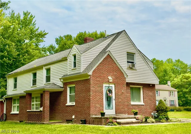 1st image of 557 North Ave, Geneva, OH 44041 | MLS# 5228073