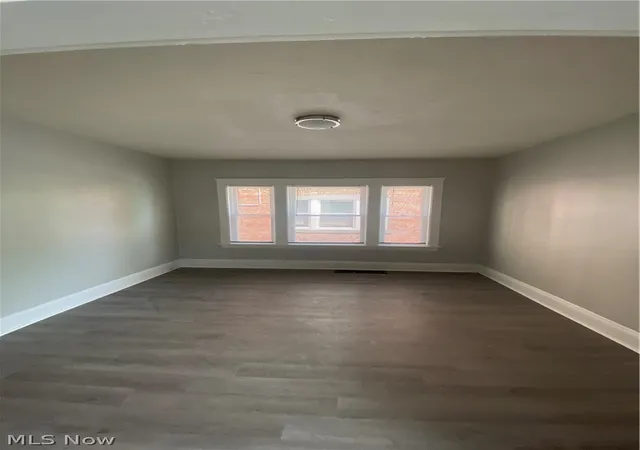 Listing Photo 2 - Condo for sale in building located at 11713 Nelson Ct, Lakewood, OH 44107 - Unit #