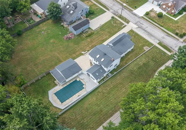 Photo 2 of Sale Pending at 225 Stanmary Dr, Berea, OH 44017 | MLS# 5227535 | Listing updated on 2026-08-03