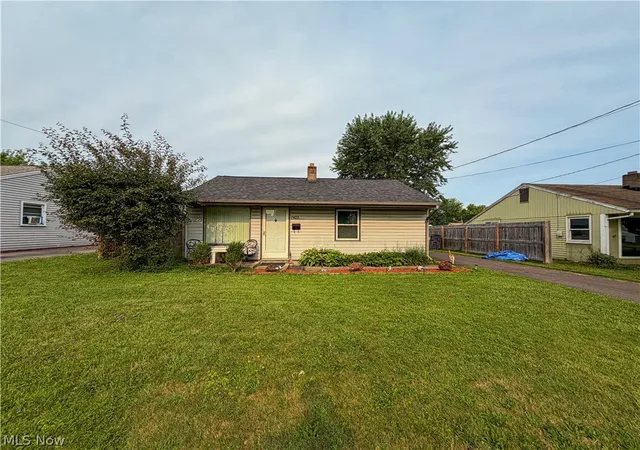13th image of 7422 Sierra Madre, Youngstown, OH 44512 | MLS# 5228667
