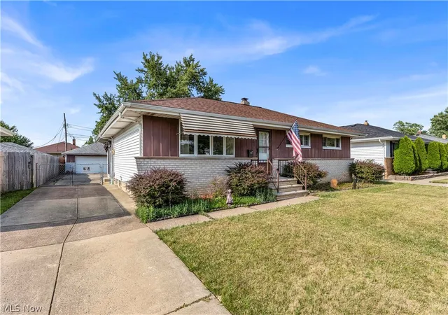 Photo 1 of Single family home for sale at 9560 Reichert Rd, Cleveland, OH 44130 | MLS# 5228517 | Listing updated on 2026-08-26