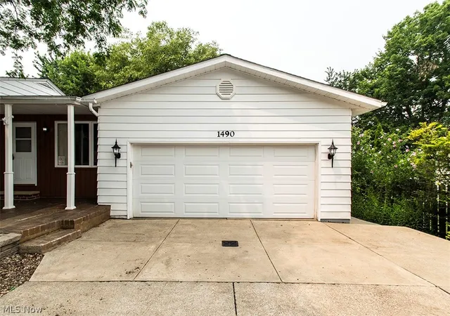 Photo 4 of Single family home for sale at 1490 Garfield Ave, Brunswick, OH 44212 | MLS# 5228130 | Listing updated on 2026-09-30