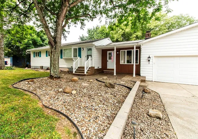 Photo 4 of Single family home for sale at 1490 Garfield Ave, Brunswick, OH 44212 | MLS# 5228130 | Listing updated on 2026-09-01