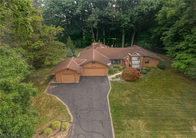 Homes for sale in Berea, OH | 662 Barrett Rd, Berea, OH 44017 | MLS# 5228551