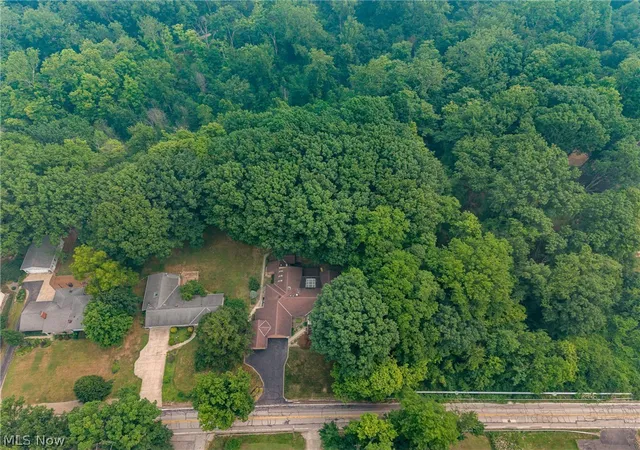 Homes for sale in Berea, OH | 662 Barrett Rd, Berea, OH 44017 | MLS# 5228551