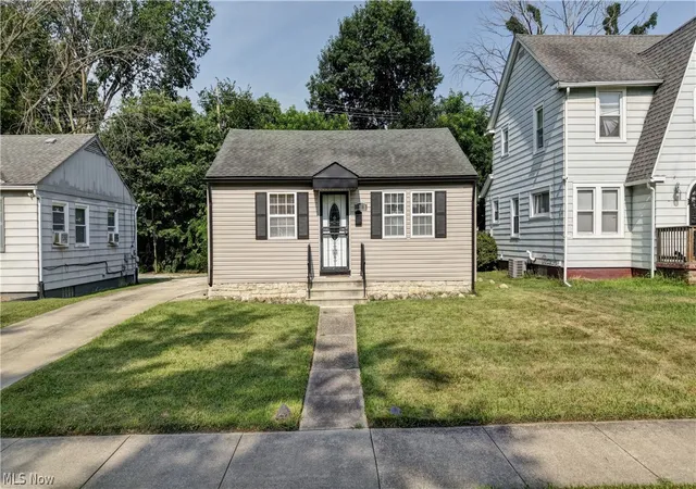 Photo 2 of Sale Pending at 888 Frederick Blvd, Akron, OH 44320 | MLS# 5227773 | Listing updated on 2026-08-20