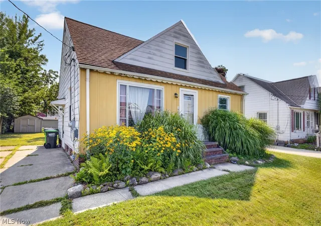 2nd image of 1802 Lincoln Rd, Wickliffe, OH 44092 | MLS# 5228486