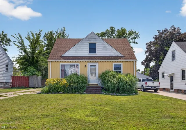 3rd image of 1802 Lincoln Rd, Wickliffe, OH 44092 | MLS# 5228486