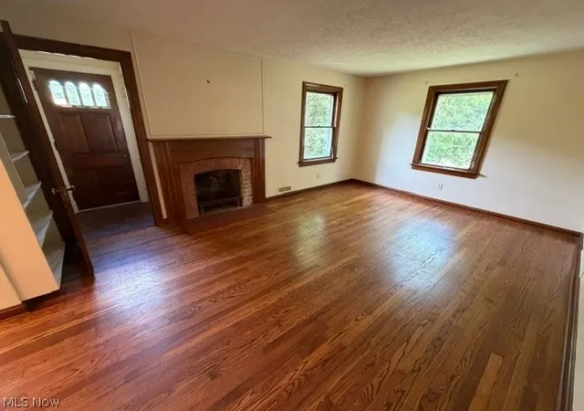Photo 3 of Single family home for sale at 3452 Hillside Rd, Seven Hills, OH 44131 | MLS# 5228679 | Listing updated on 2026-09-30