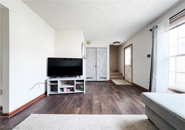 Photo 4 of Sale Pending at 536 Austin Dr #F, Barberton, OH 44203 | MLS# 5228528 | Listing updated on 2026-08-24