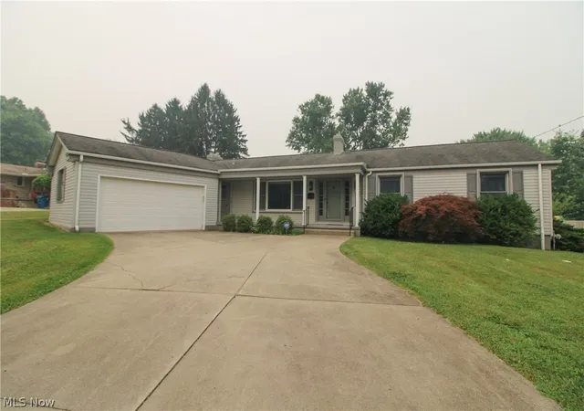 Photo 1 of Single family home for sale at 2985 Heatherbrae Dr, Youngstown, OH 44514 | MLS# 5228727 | Listing updated on 2026-08-18