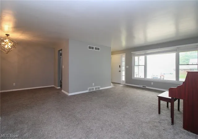 Photo 3 of Single family home for sale at 2985 Heatherbrae Dr, Youngstown, OH 44514 | MLS# 5228727 | Listing updated on 2026-09-16
