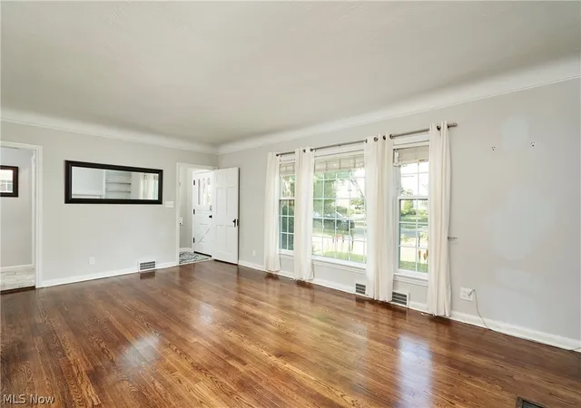 Photo 3 of Single family home for sale at 3701 Glencairn Rd, Shaker Heights, OH 44122 | MLS# 5227870 | Listing updated on 2026-08-03