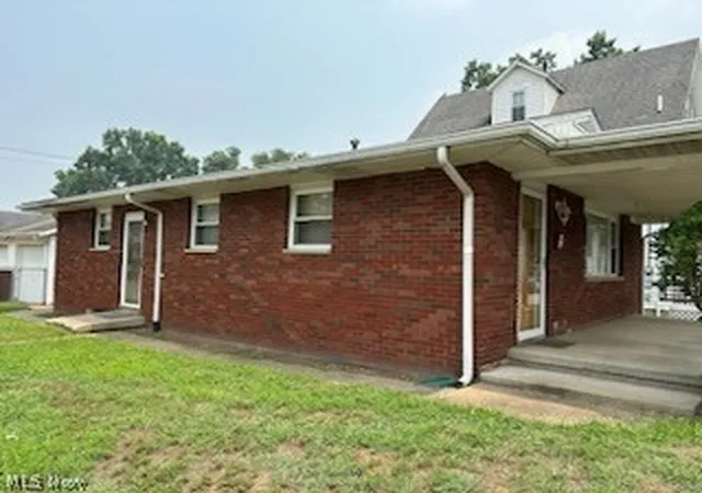 1st image of 901 32nd St, Parkersburg, WV 26104 | MLS# 5228670