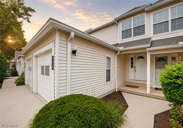 Homes for sale in Cleveland, OH | 4228 River Ridge Dr, Cleveland, OH 44109 | MLS# 5228288